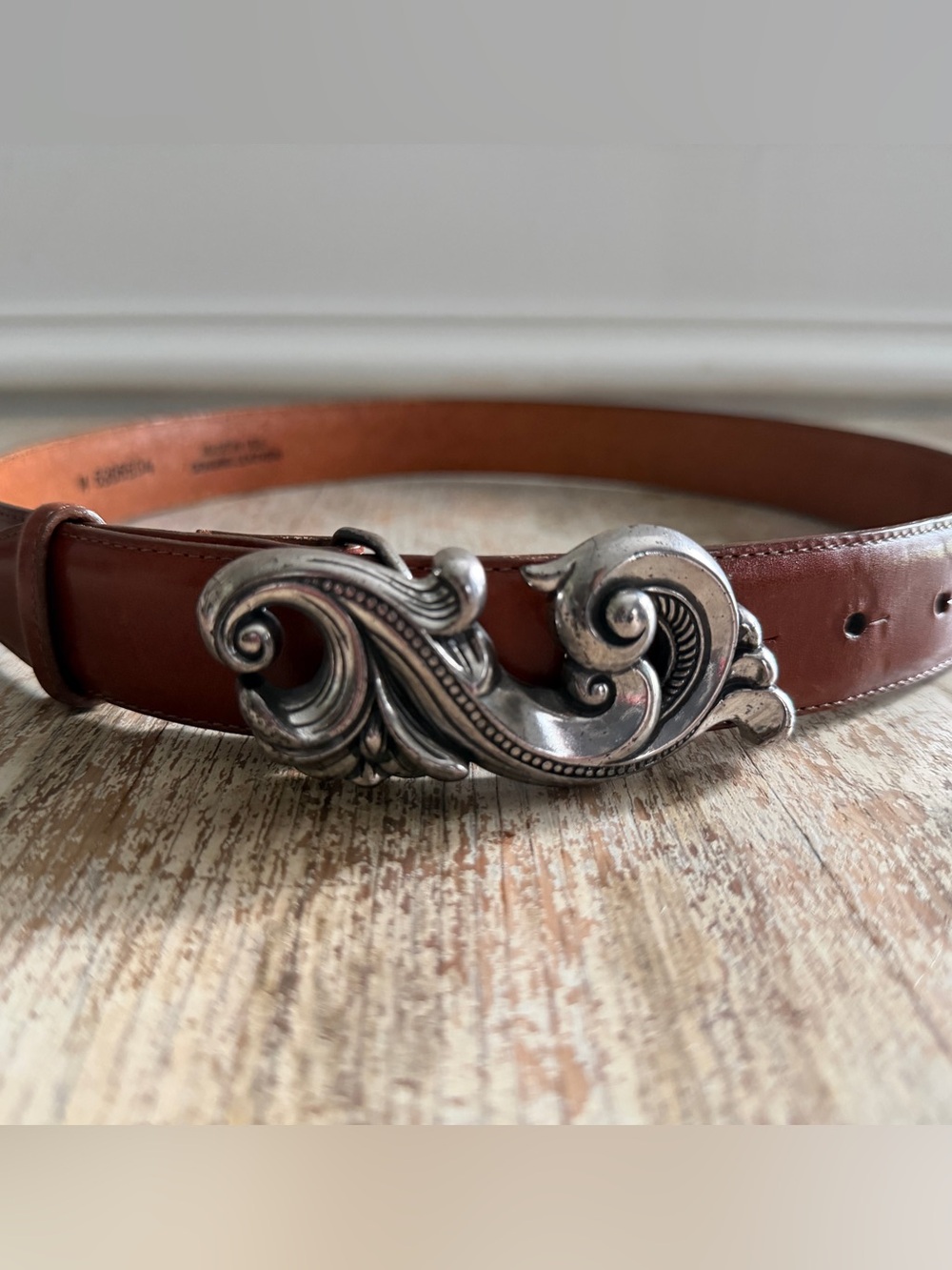 Tan Leather Silver Scroll Acanthus Buckle Womens Belt Medium Western Heritage